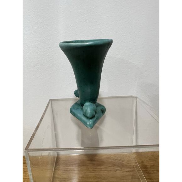 Made in the 40’s by Abingdon ? Pottery Cornucopia Vase - Picture 4 of 8